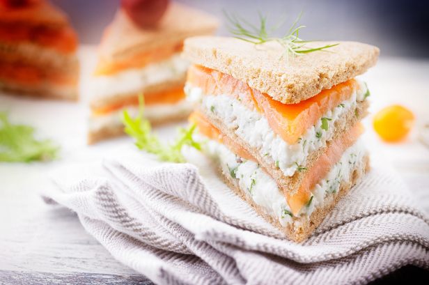 Mini club sandwich au saumon