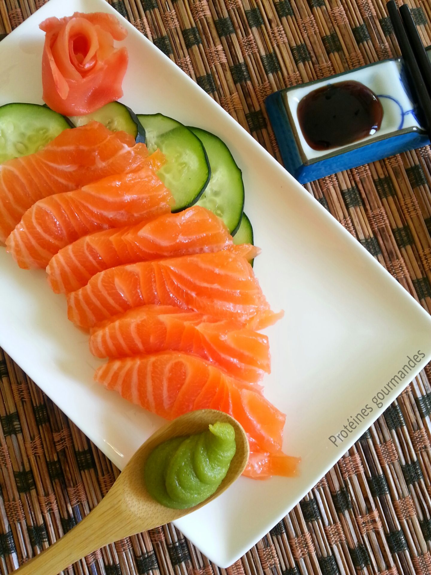 Lire la suite à propos de l’article Sashimis de saumon fumé